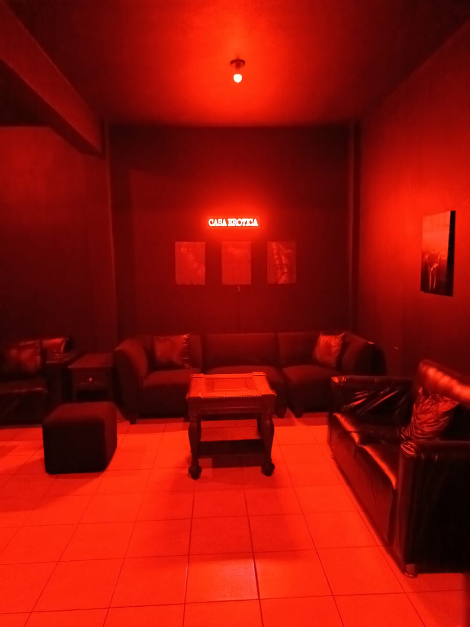 Lounge privado de Casa Erótica en Tijuana